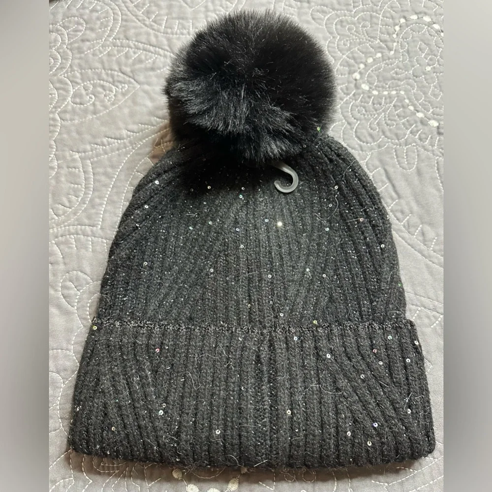 C.C Women’s Black Knit Pom Hat NWT One